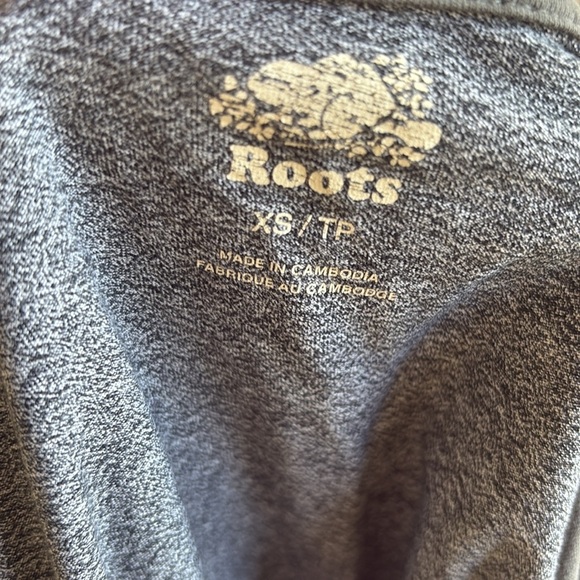 Roots Women’s Charcoal Baseball Style 3/4 Sleeve Squirrel Graphic Logo Tee - Picture 4 of 6